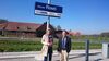 Elke Kraut-Kleinschmidt, Bezirksvertreterin, und Philipp Hagemann, Roxeler Ratsherr, am Bahnhof Roxel