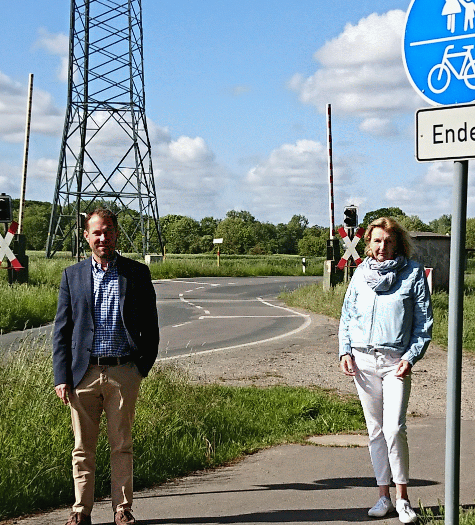 Elke Kraut-Kleinschmidt und Philipp Hagemann, hier bei einem Vor-Ort-Termin